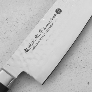807-913W - Satake Noushu Santoku, ostří 17cm - detail na čepel